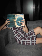 تحميل الصورة إلى عارض المعرض، فستان قصير , اكمام مكشكش لون بورغندي