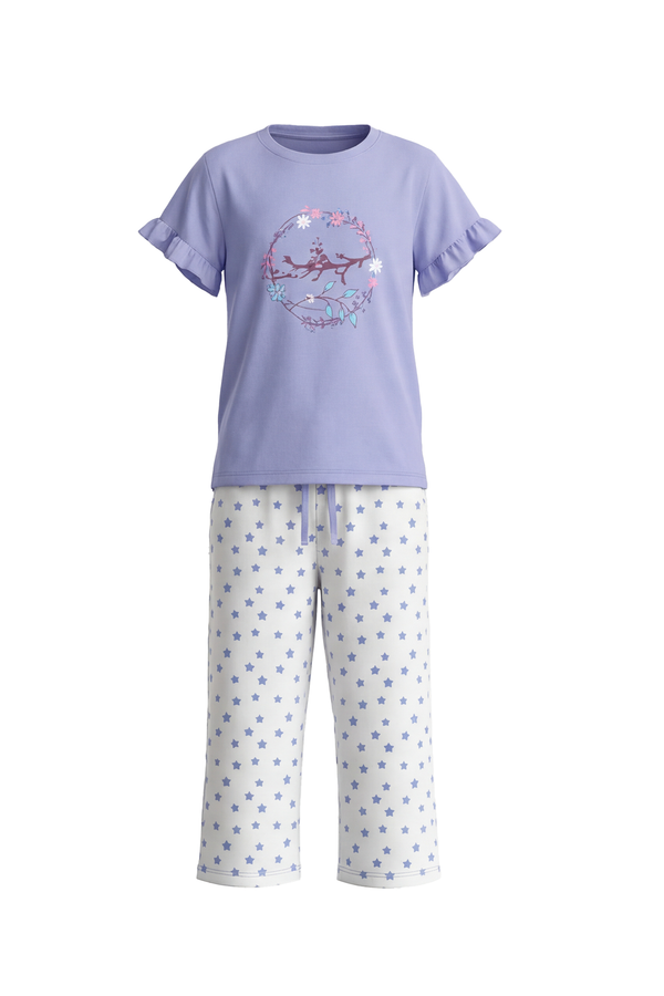 بيجامة بناتي تيشيرت نص كم بكشكشة مع بنطلون برمودا Baby Lavender – نعومة هادئة بلمسة أنثوية