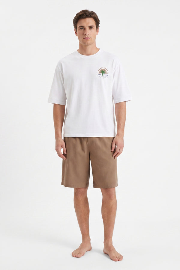 بيجامة رجالي قطن Oversized برقبة دائرية Bright White مع شورت واسع – راحة عصرية