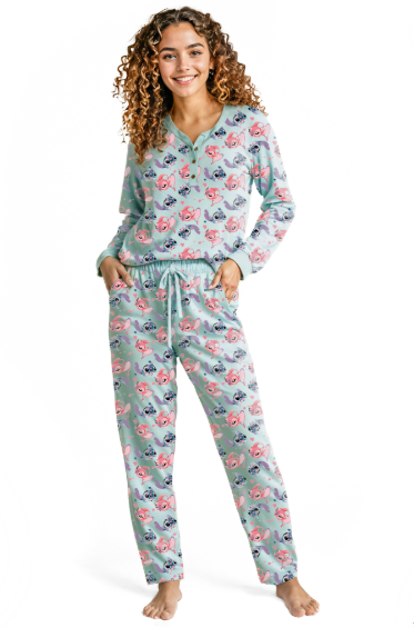 بيجامات مخيطة